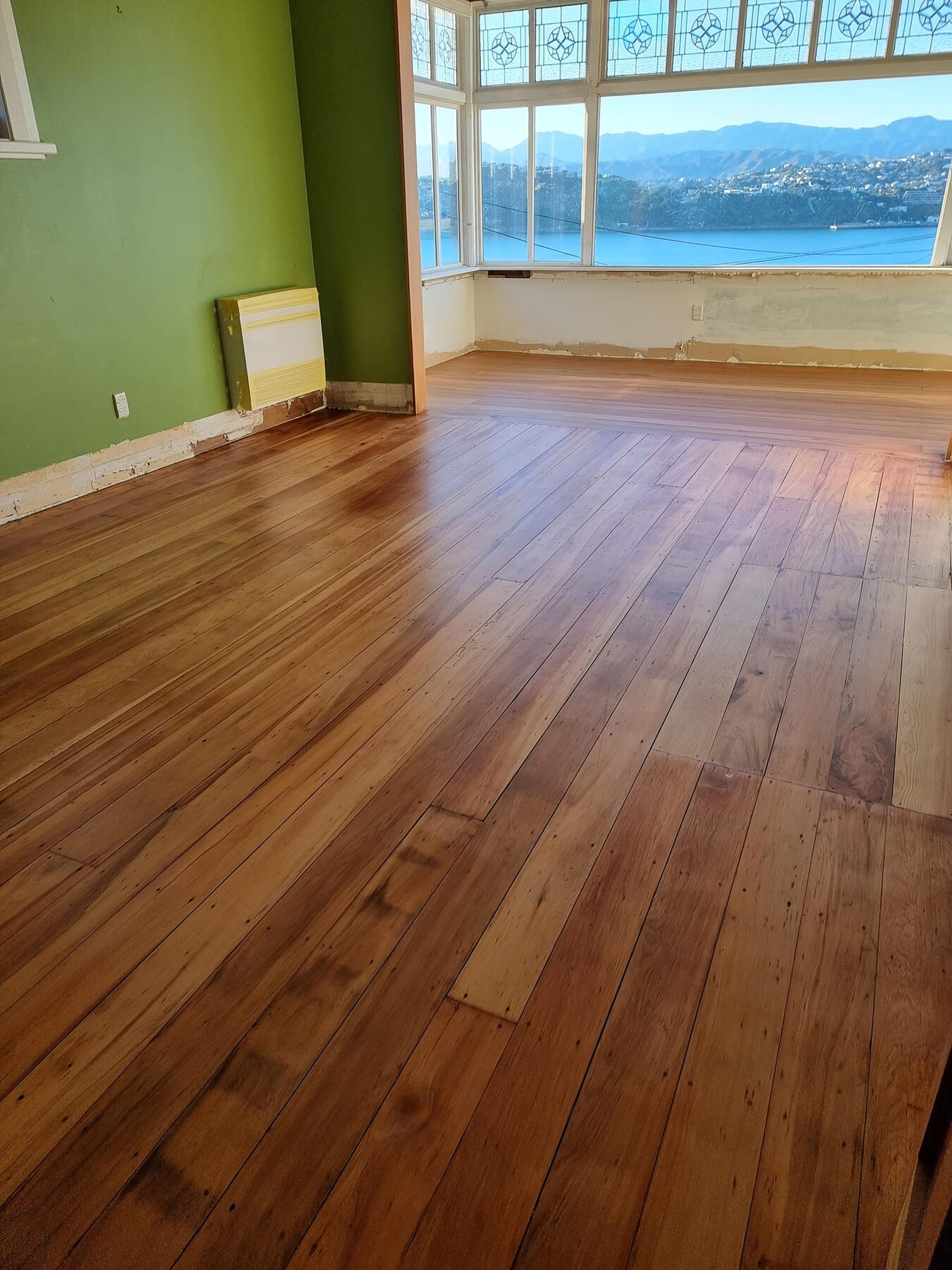 Matai Floor polishing in Wellington home